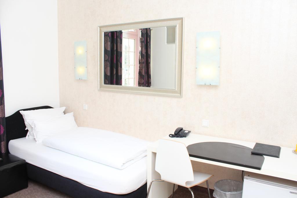 Hotel Heidelberger Hof Дюссельдорф Экстерьер фото