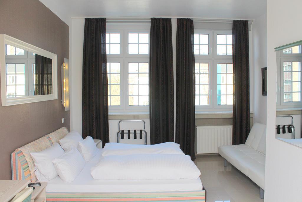 Hotel Heidelberger Hof Дюссельдорф Экстерьер фото